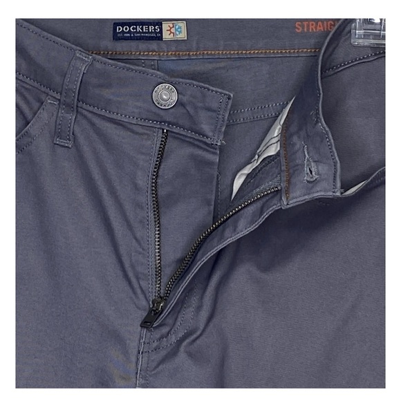 NEW Dockers All Motion Comfort Waistband Men’s Pants 32” x 30” Gray Straight Leg - Picture 3 of 16